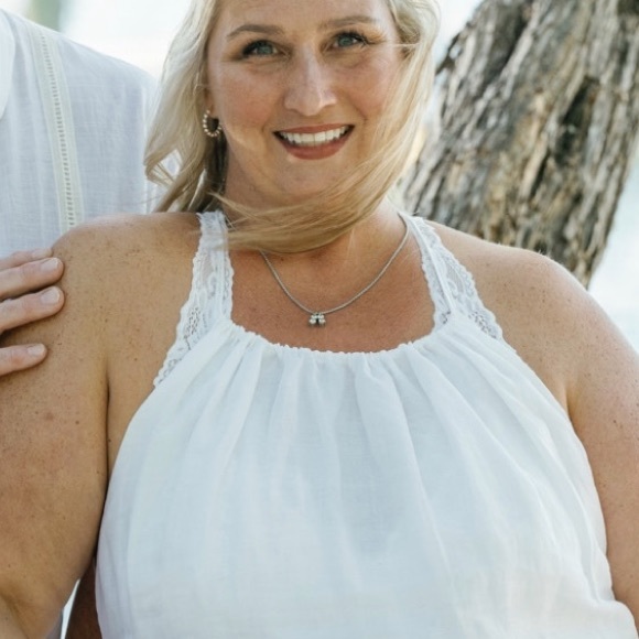 Meet your Posher, Sarah - Picture 2 of 2